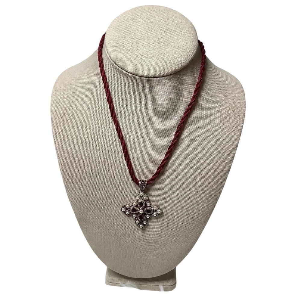 Vintage Red Twisted Cord Silver Tone Faux Pearl Ornate Pendant Necklace A30-29